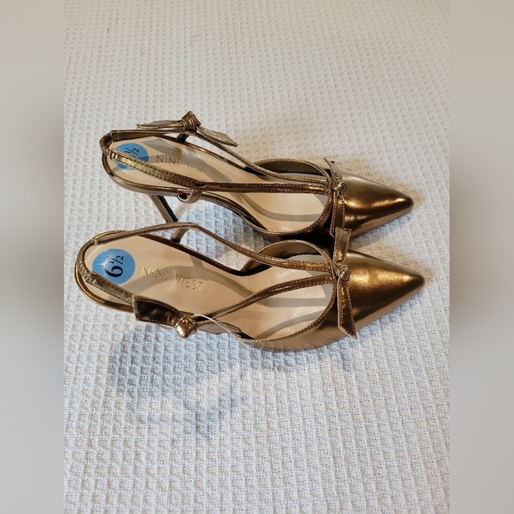 Nine West Gold Women's Shoes - Picture 3 of 10